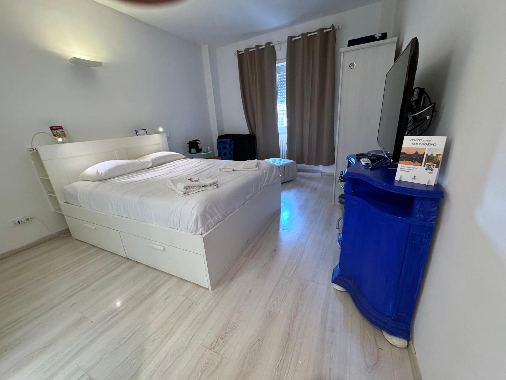 Tiburtina Suites, Roma Bagian luar foto