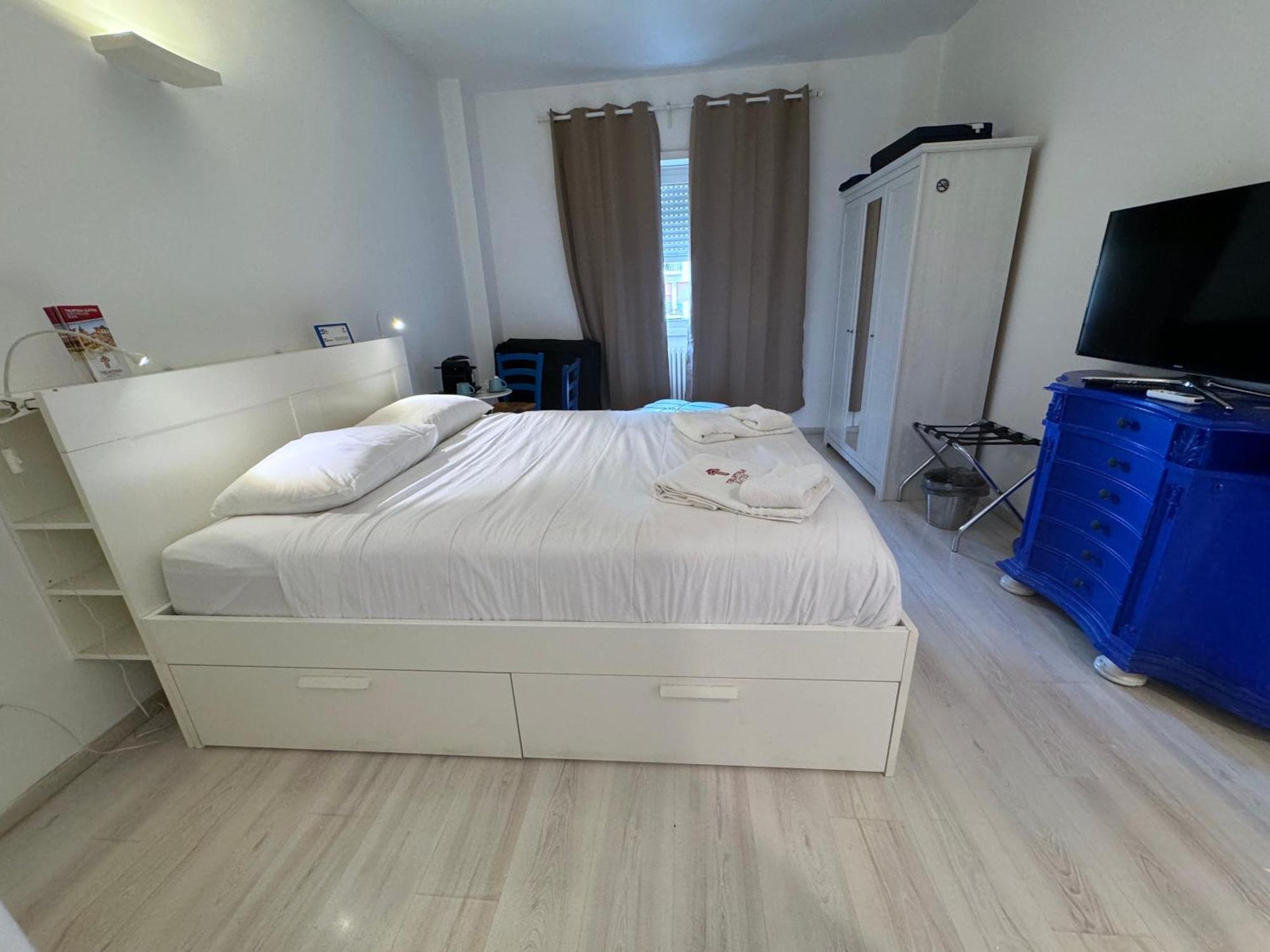 Tiburtina Suites, Roma Bagian luar foto