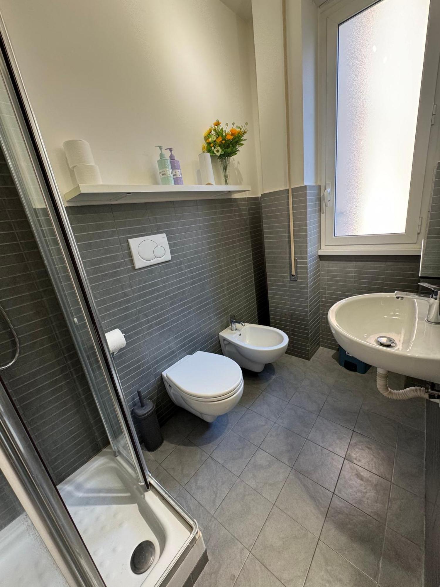 Tiburtina Suites, Roma Bagian luar foto