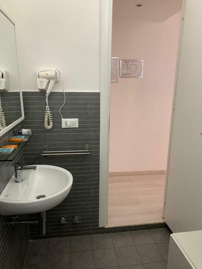 Tiburtina Suites, Roma Bagian luar foto